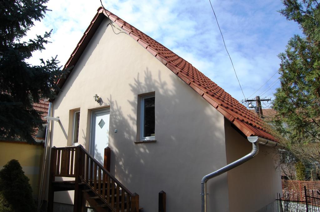 Maya Guesthouse Eger Luaran gambar
